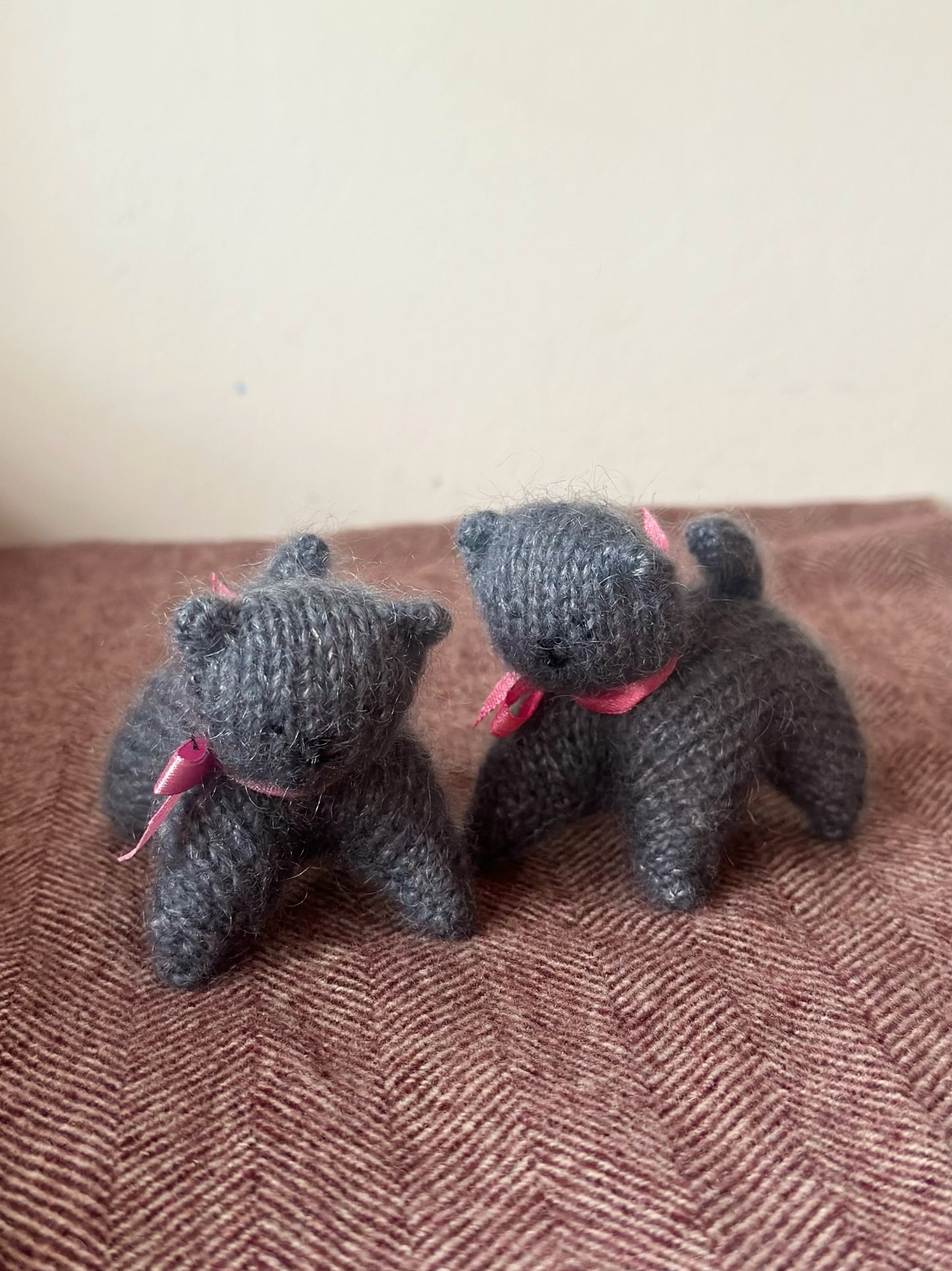 Håndstrikket kat i mohair